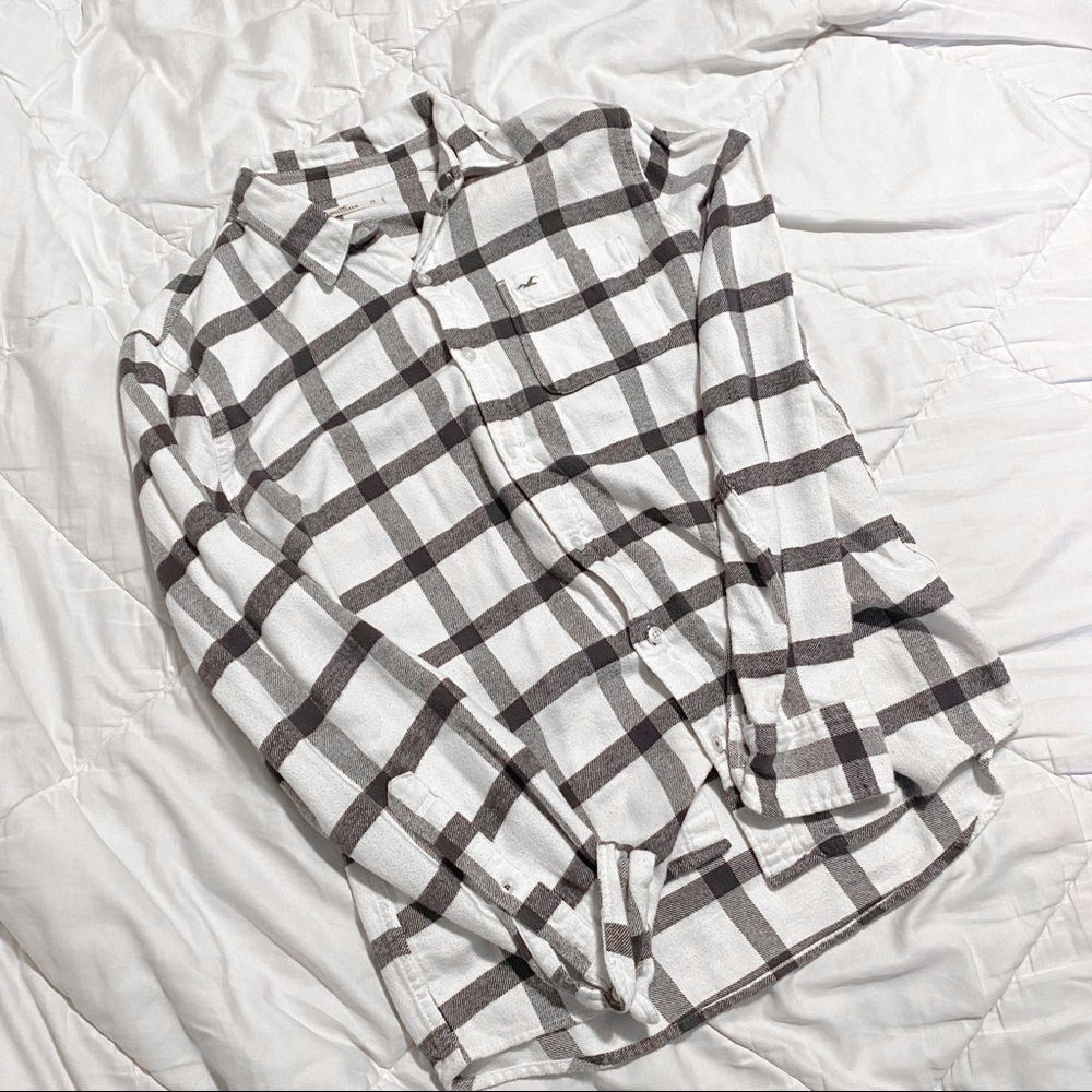 HOLLISTER: Flannel Button-Up Shirt